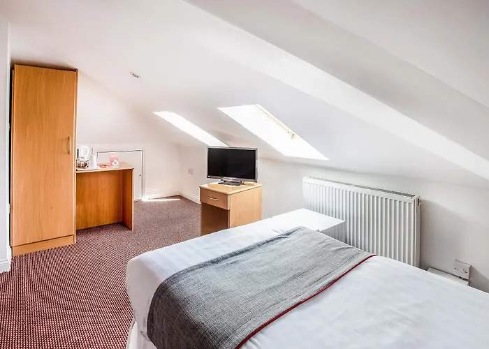 Oyo London Guest House